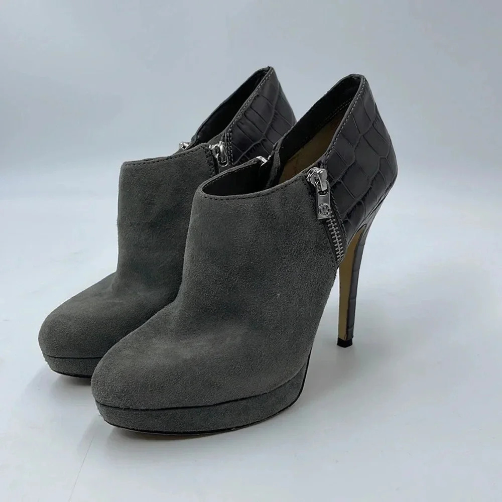 MICHAEL by MICHAEL KORS  YORK SLATE COLOR PLATFORM BOOTIE W/ MK LOGO ZIPPER